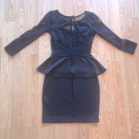 Vintage BCBGeneration Lace Knit Peplum Black Mini Dress - Size 0 - Picture 3 of 9